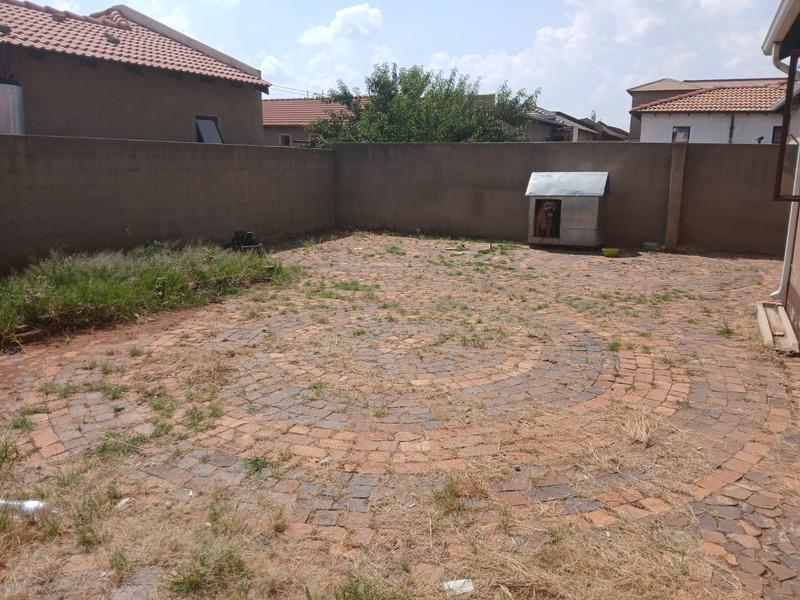 3 Bedroom Property for Sale in Protea Glen Gauteng