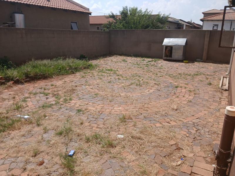 3 Bedroom Property for Sale in Protea Glen Gauteng