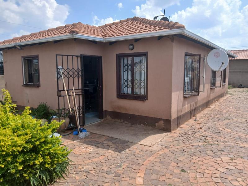 3 Bedroom Property for Sale in Protea Glen Gauteng