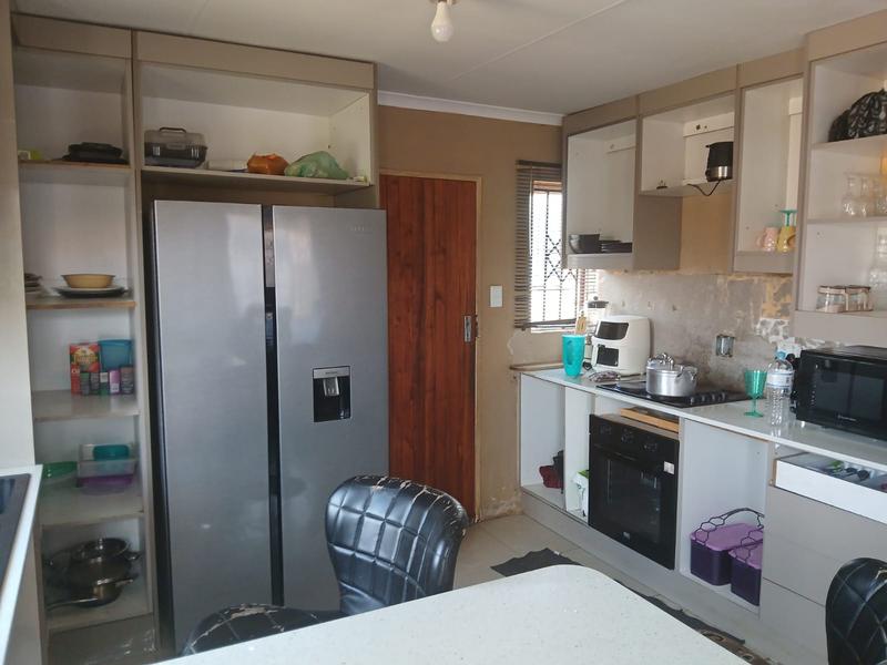 3 Bedroom Property for Sale in Protea Glen Gauteng