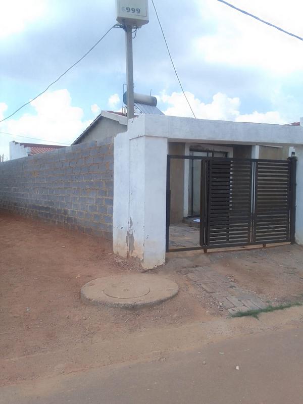 2 Bedroom Property for Sale in Lehae Gauteng
