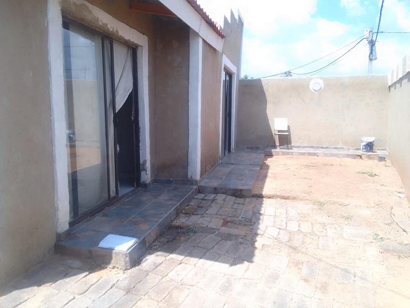 2 Bedroom Property for Sale in Lehae Gauteng
