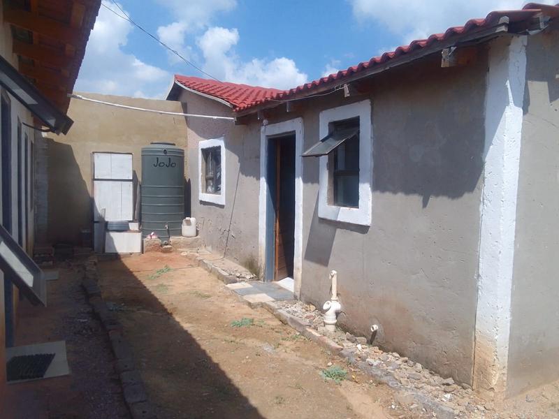 2 Bedroom Property for Sale in Lehae Gauteng