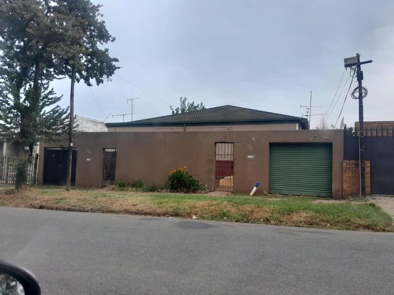 4 Bedroom Property for Sale in Bezuidenhout Valley Gauteng