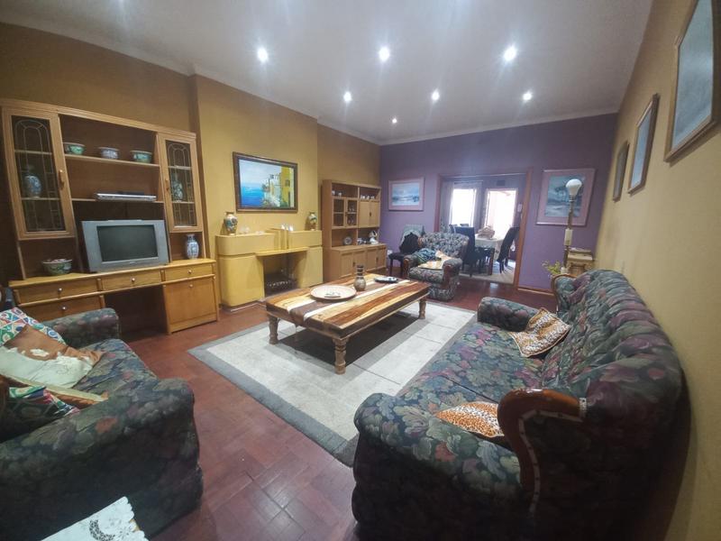 2 Bedroom Property for Sale in Cyrildene Gauteng