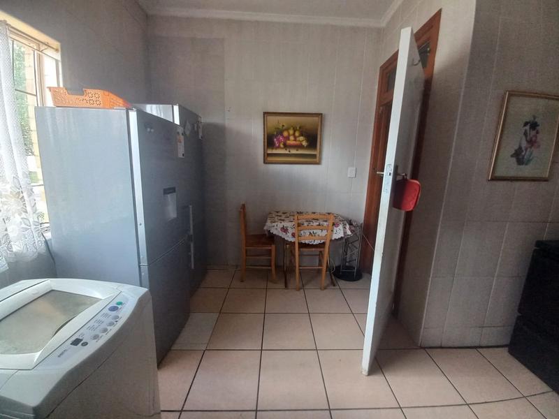 2 Bedroom Property for Sale in Cyrildene Gauteng