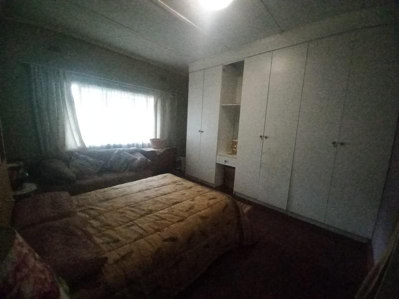 2 Bedroom Property for Sale in Cyrildene Gauteng