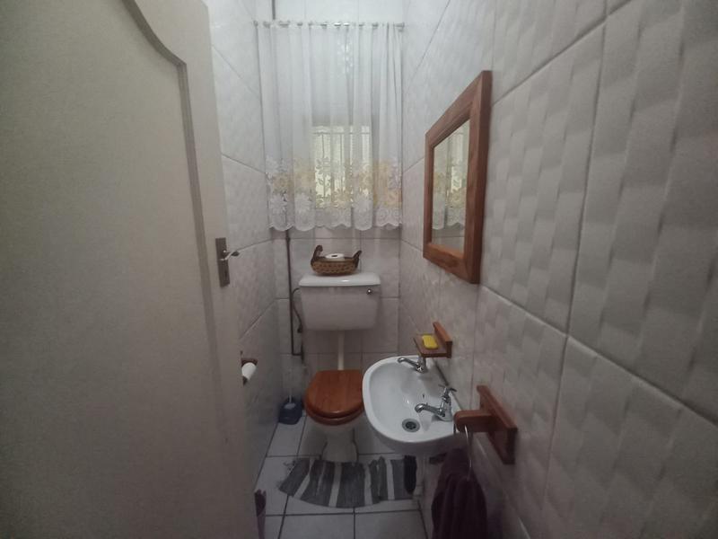 2 Bedroom Property for Sale in Cyrildene Gauteng