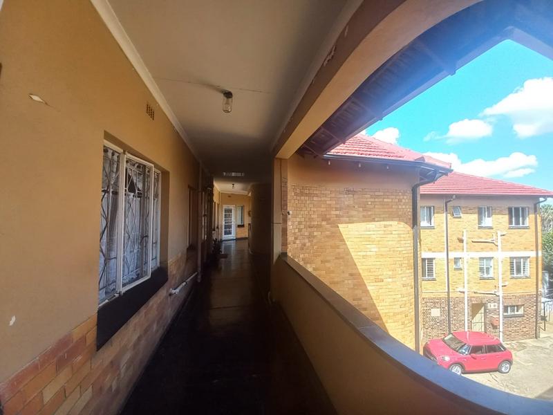 2 Bedroom Property for Sale in Cyrildene Gauteng
