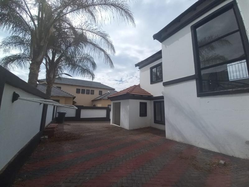 5 Bedroom Property for Sale in Valley View Estate Gauteng
