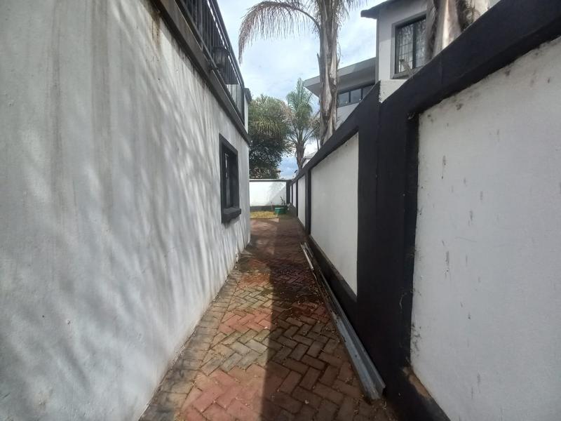 5 Bedroom Property for Sale in Valley View Estate Gauteng