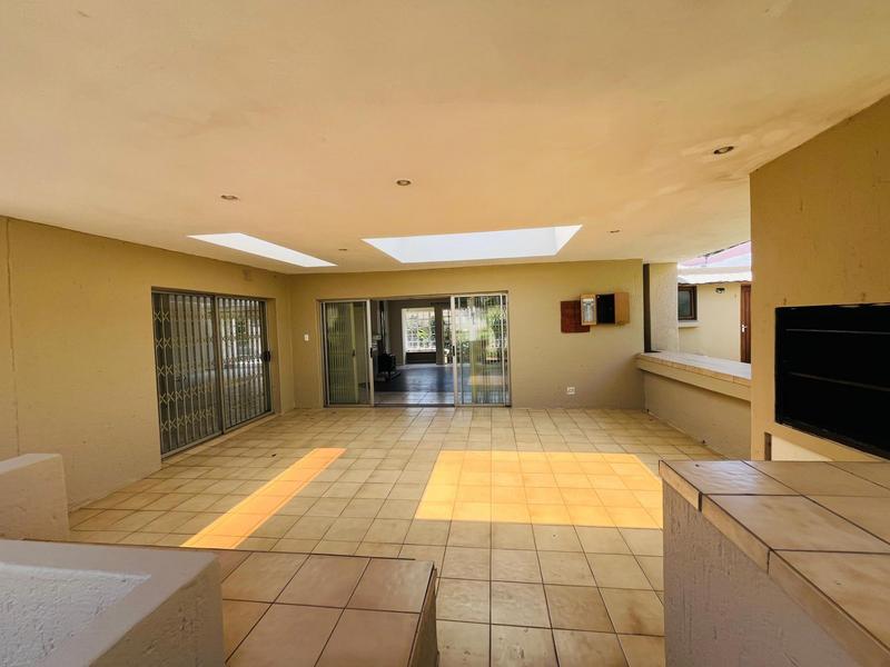 10 Bedroom Property for Sale in Bedfordview Gauteng
