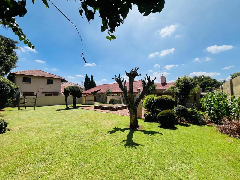 10 Bedroom Property for Sale in Bedfordview Gauteng