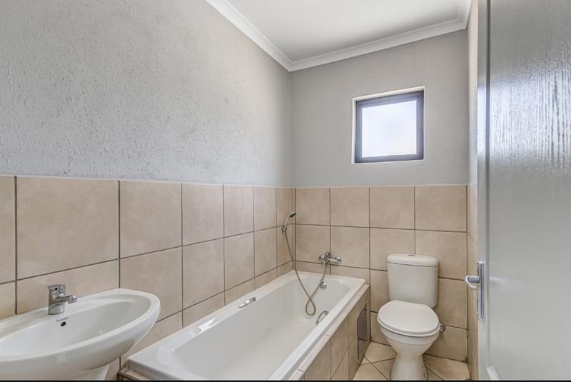 3 Bedroom Property for Sale in Crystal Park Gauteng