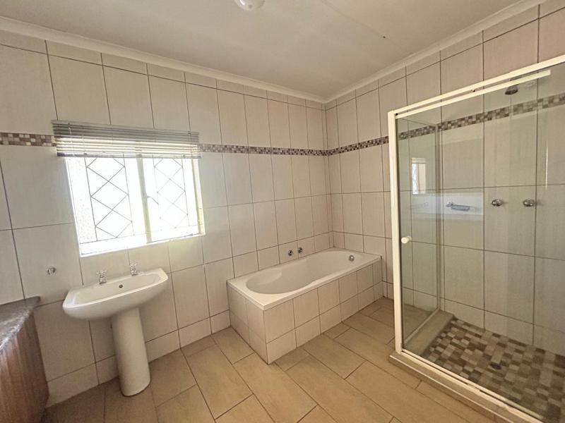 3 Bedroom Property for Sale in Sonneveld Gauteng