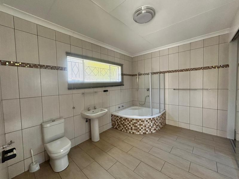 3 Bedroom Property for Sale in Sonneveld Gauteng