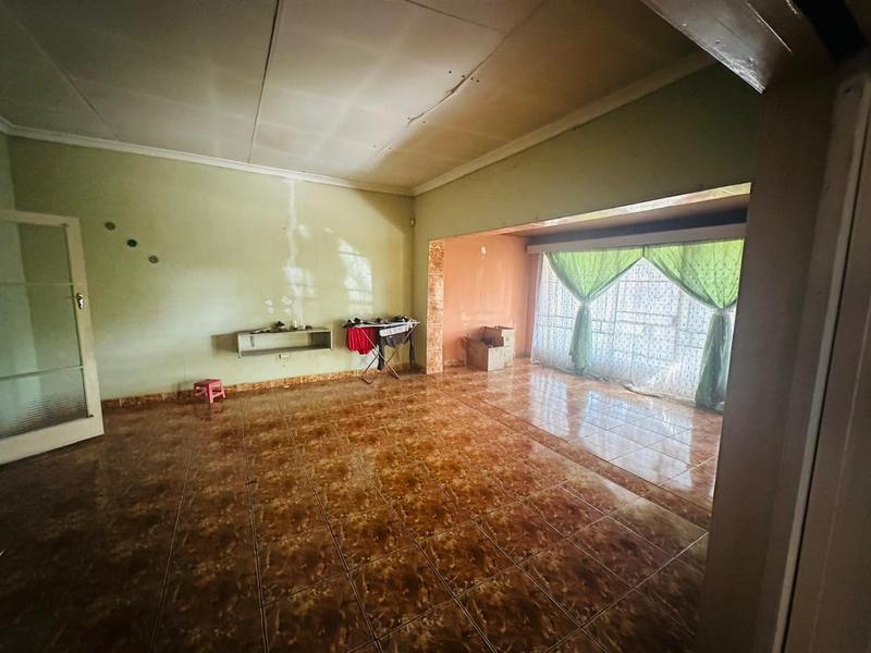 5 Bedroom Property for Sale in Delville Gauteng