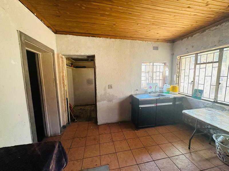 5 Bedroom Property for Sale in Delville Gauteng