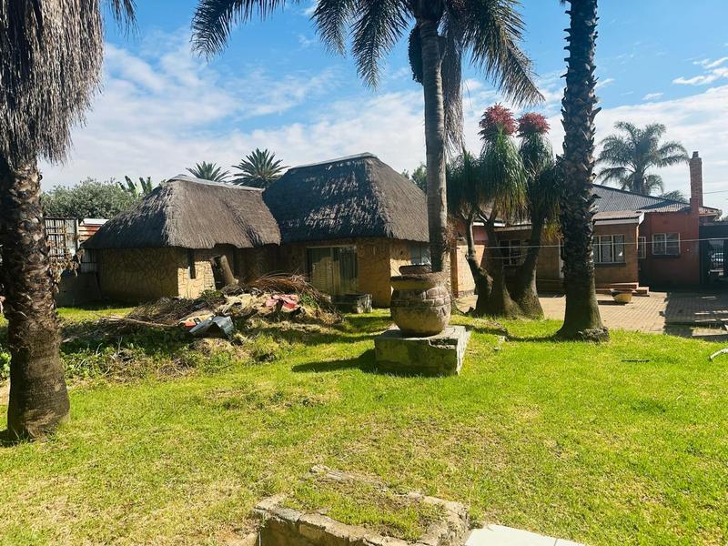 5 Bedroom Property for Sale in Delville Gauteng