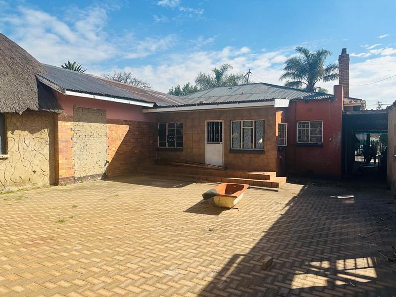 5 Bedroom Property for Sale in Delville Gauteng
