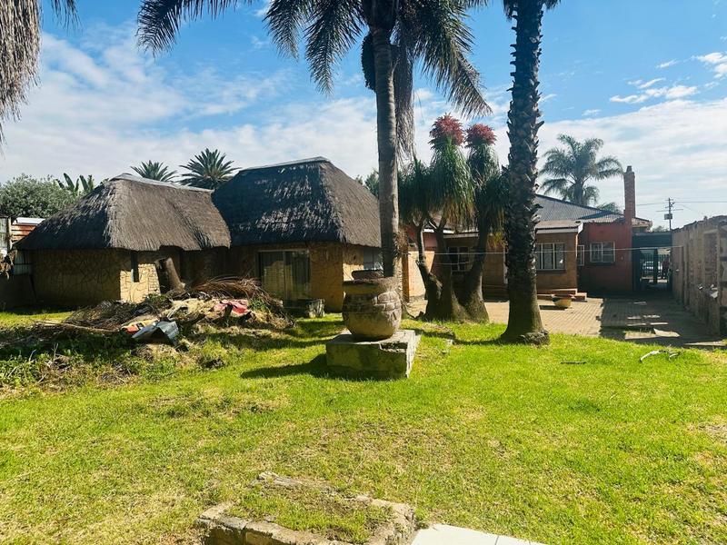 5 Bedroom Property for Sale in Delville Gauteng