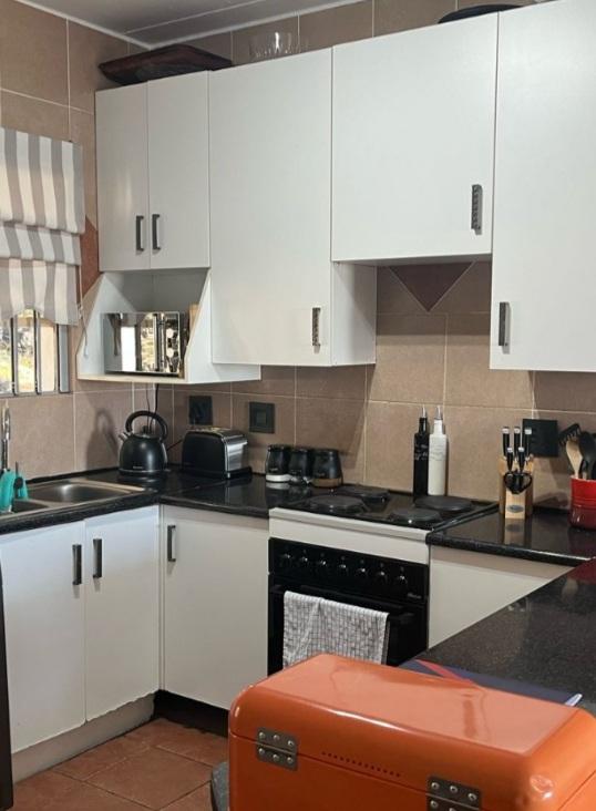 3 Bedroom Property for Sale in Sunnyrock Gauteng
