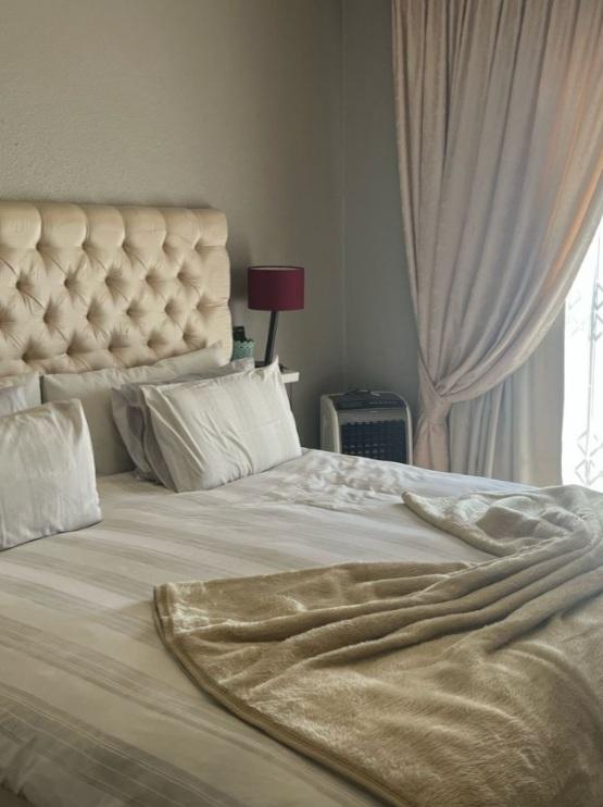 3 Bedroom Property for Sale in Sunnyrock Gauteng