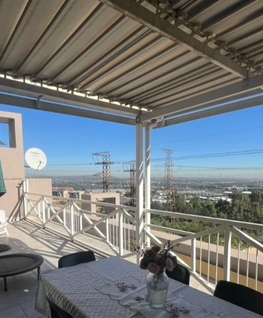 3 Bedroom Property for Sale in Sunnyrock Gauteng