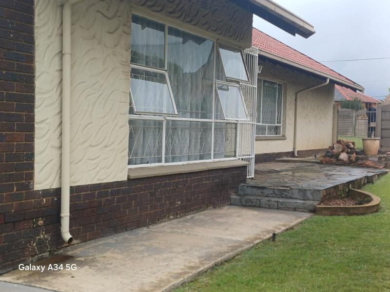 6 Bedroom Property for Sale in Tedstoneville Gauteng