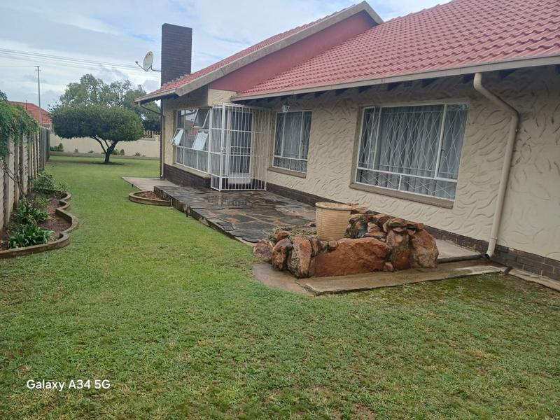 6 Bedroom Property for Sale in Tedstoneville Gauteng