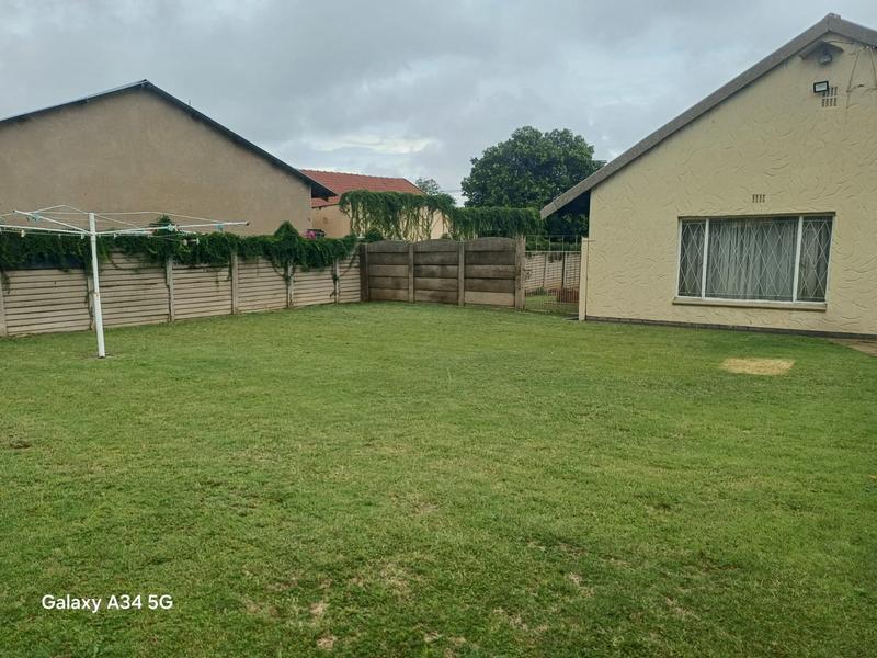 6 Bedroom Property for Sale in Tedstoneville Gauteng