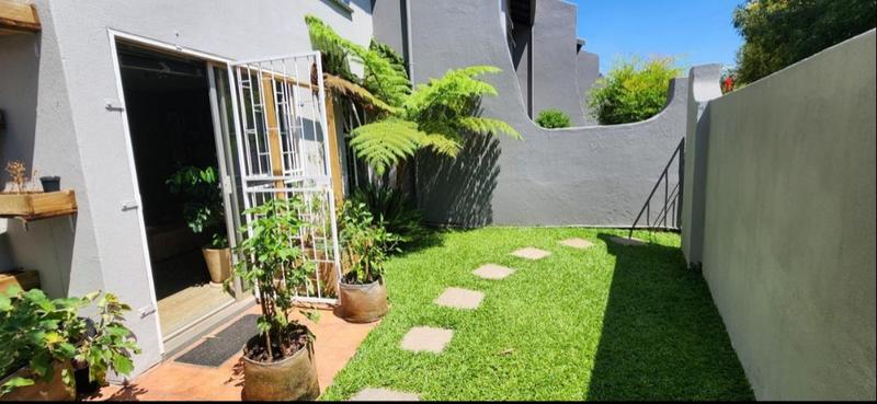 2 Bedroom Property for Sale in Glen Marais Gauteng