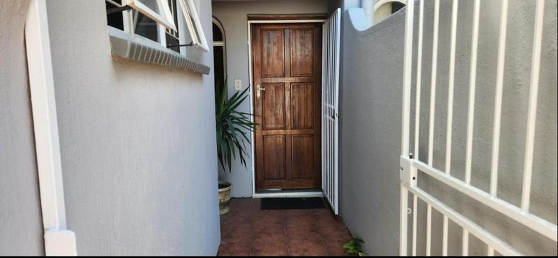 2 Bedroom Property for Sale in Glen Marais Gauteng