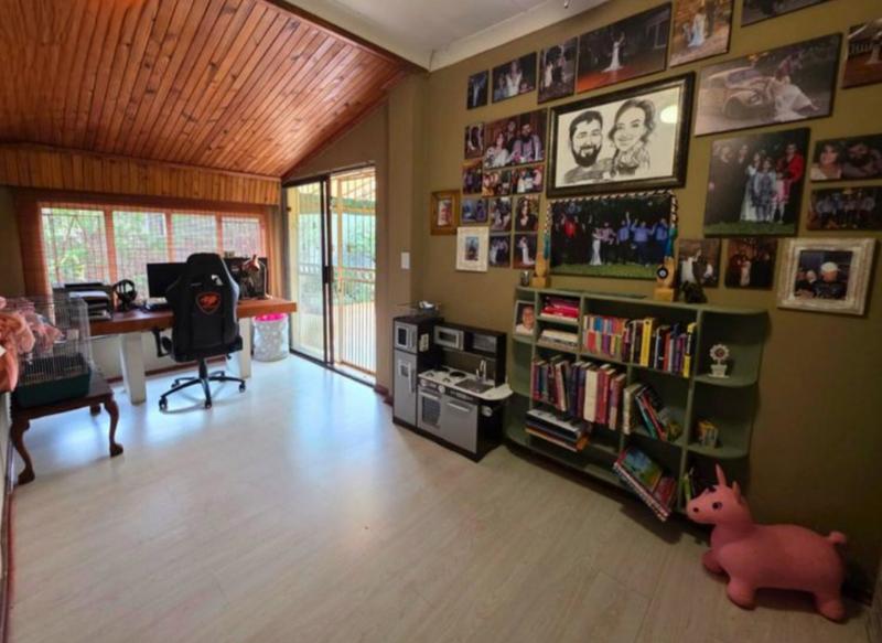 3 Bedroom Property for Sale in Glen Marais Gauteng