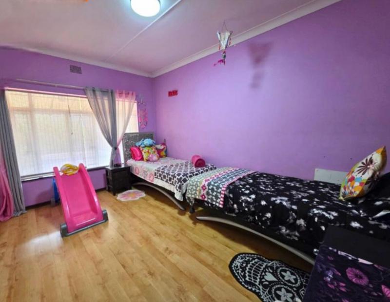 3 Bedroom Property for Sale in Glen Marais Gauteng