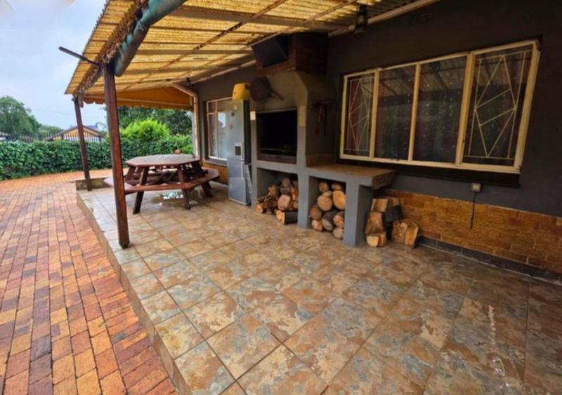 3 Bedroom Property for Sale in Glen Marais Gauteng