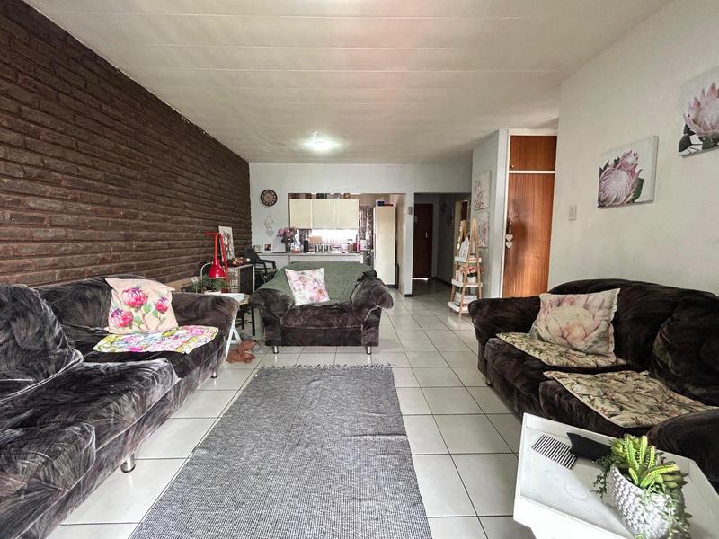 2 Bedroom Property for Sale in Dunnottar Gauteng