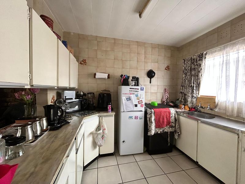 2 Bedroom Property for Sale in Dunnottar Gauteng