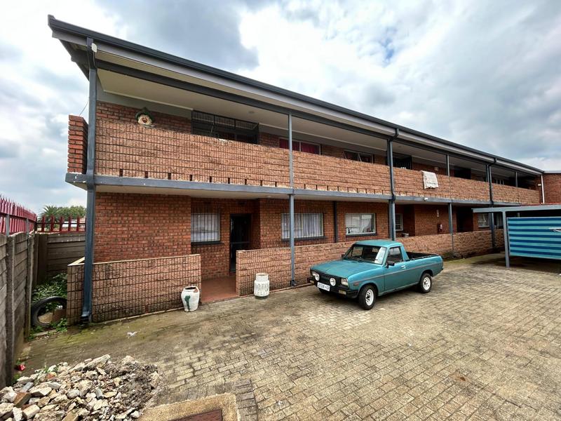 2 Bedroom Property for Sale in Dunnottar Gauteng