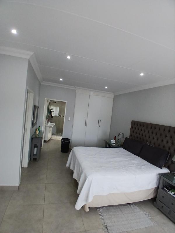 3 Bedroom Property for Sale in Casseldale Gauteng