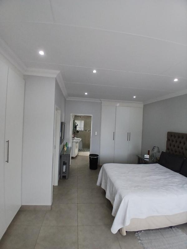3 Bedroom Property for Sale in Casseldale Gauteng