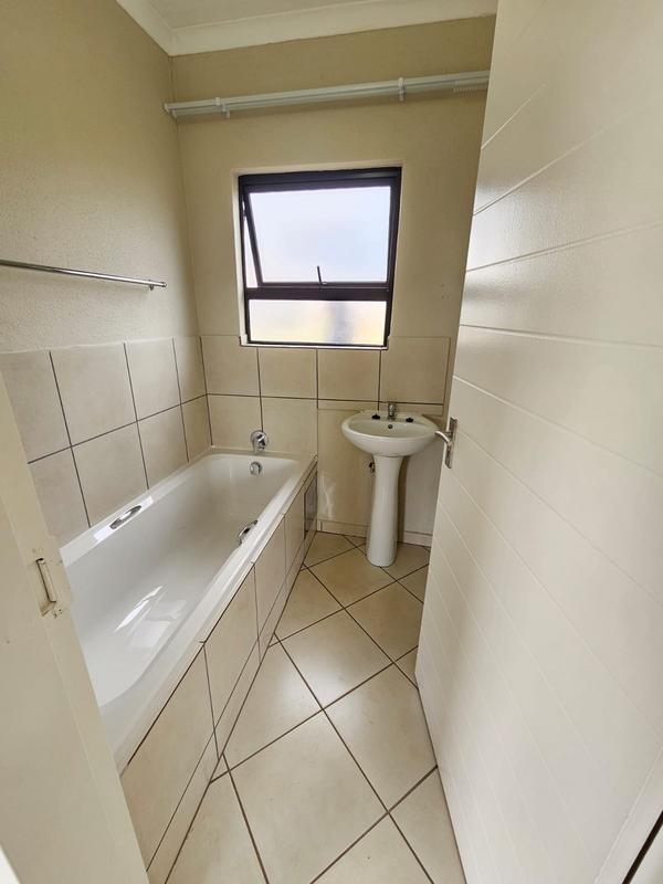 2 Bedroom Property for Sale in Selcourt Gauteng