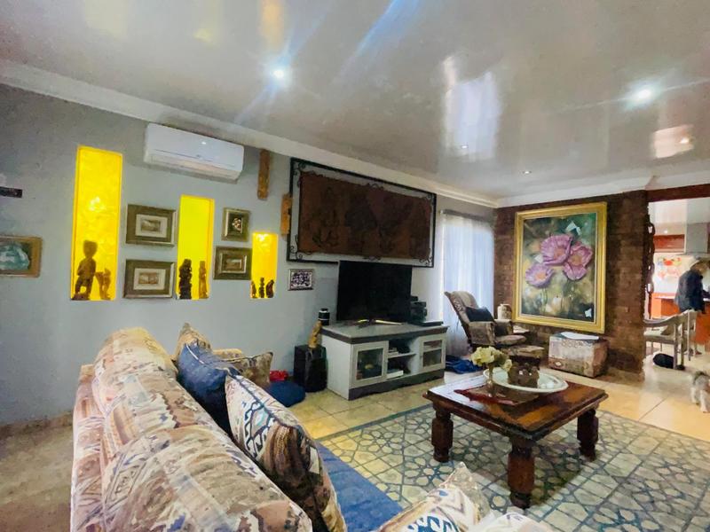 5 Bedroom Property for Sale in Selcourt Gauteng