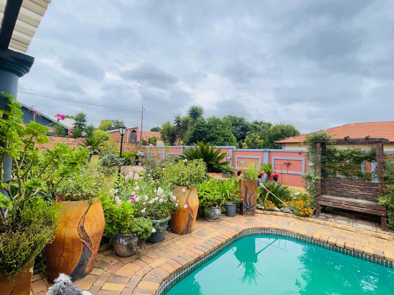 5 Bedroom Property for Sale in Selcourt Gauteng