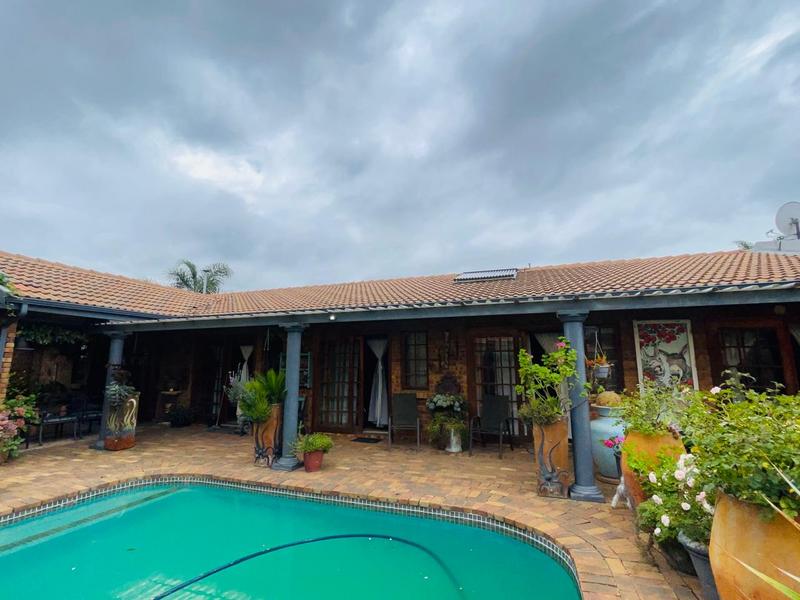 5 Bedroom Property for Sale in Selcourt Gauteng