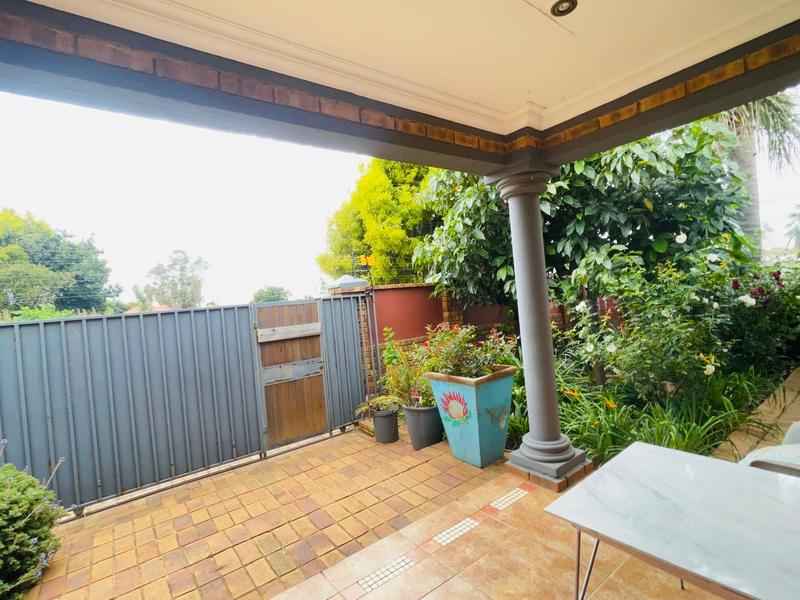 5 Bedroom Property for Sale in Selcourt Gauteng