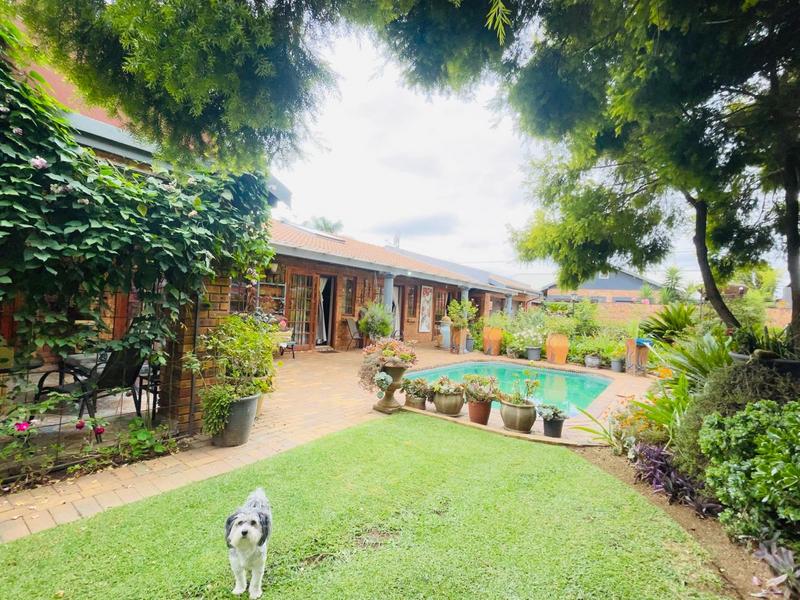 5 Bedroom Property for Sale in Selcourt Gauteng