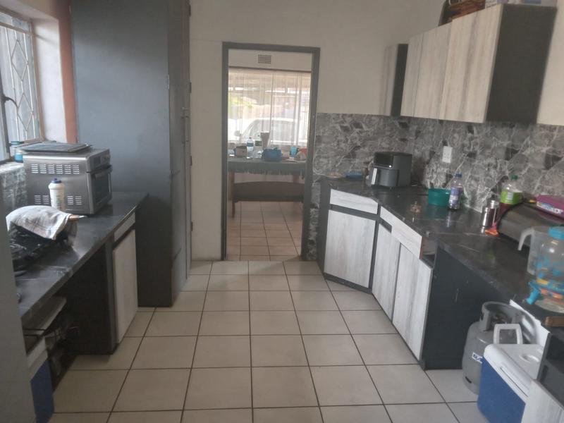 3 Bedroom Property for Sale in Strubenvale Gauteng