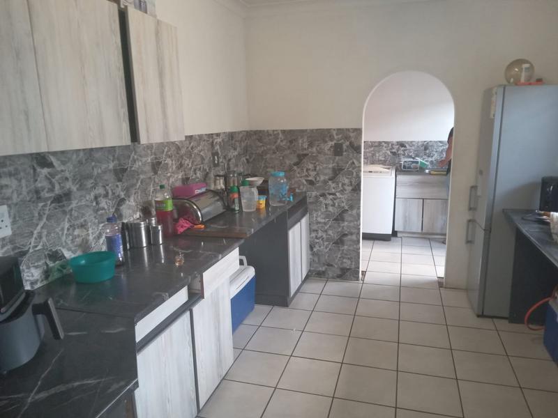 3 Bedroom Property for Sale in Strubenvale Gauteng