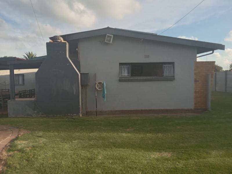 3 Bedroom Property for Sale in Strubenvale Gauteng